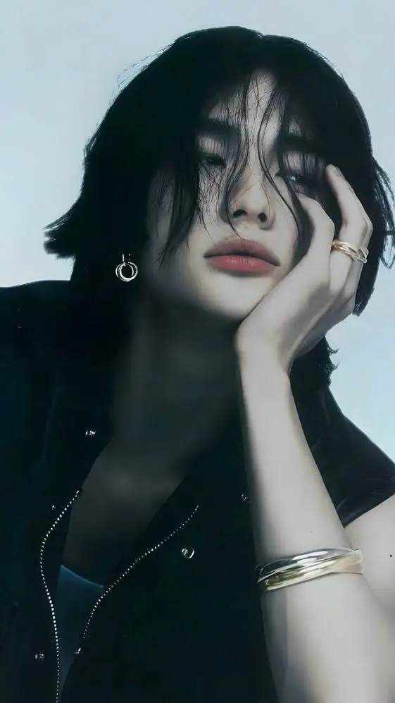 ai character: hyunjin..ur husban background