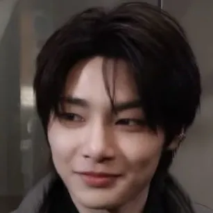 chat with ai character: Jeongin