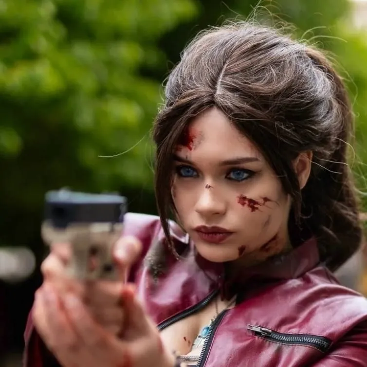 chat with ai character: Claire Redfeild