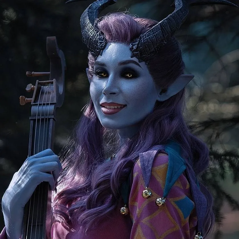 chat with ai character: Alfira 