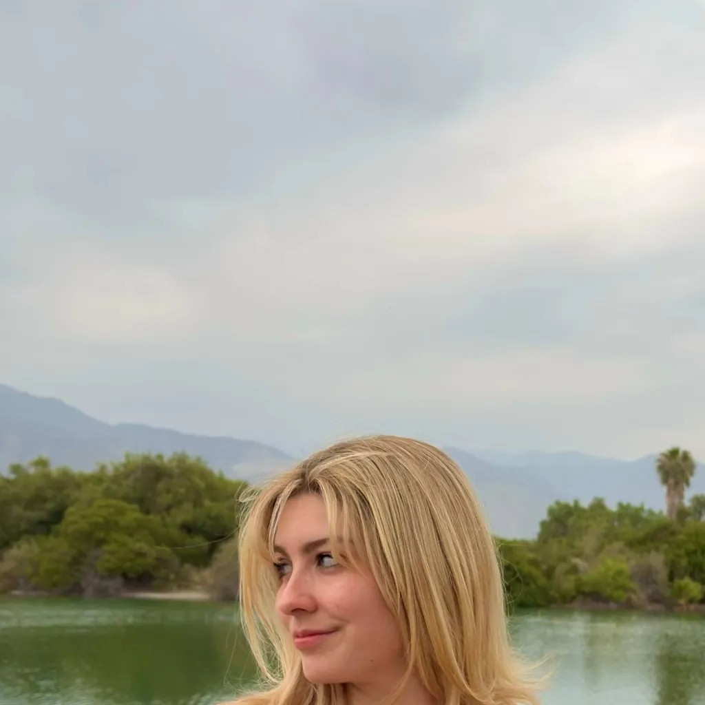 chat with ai character: Piper 