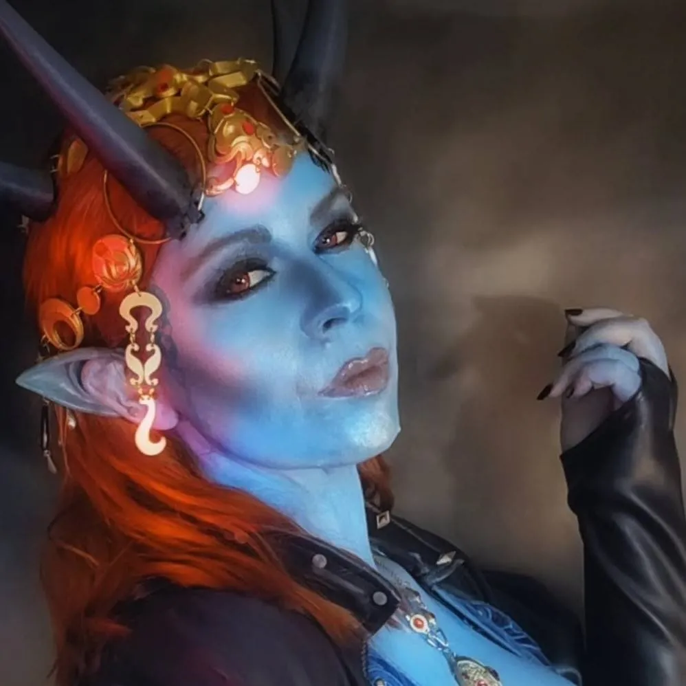 chat with ai character: Mizora