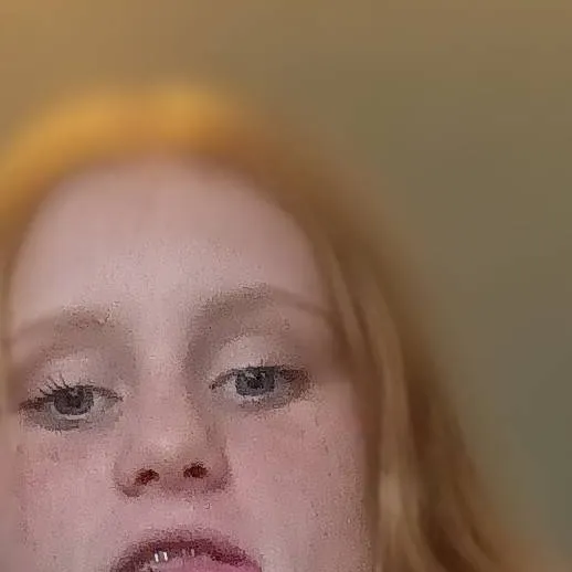 chat with ai character: maddi