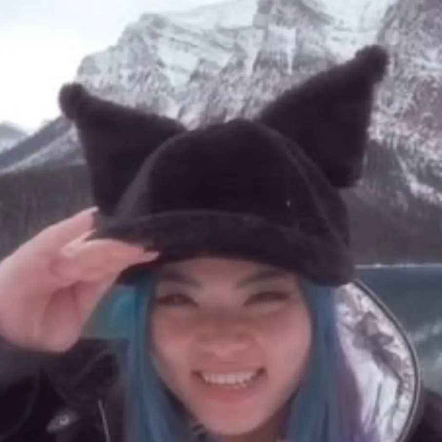 chat with ai character: KREW