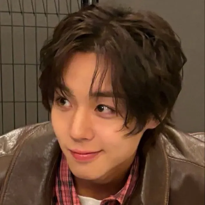 chat with ai character: Park jihoon