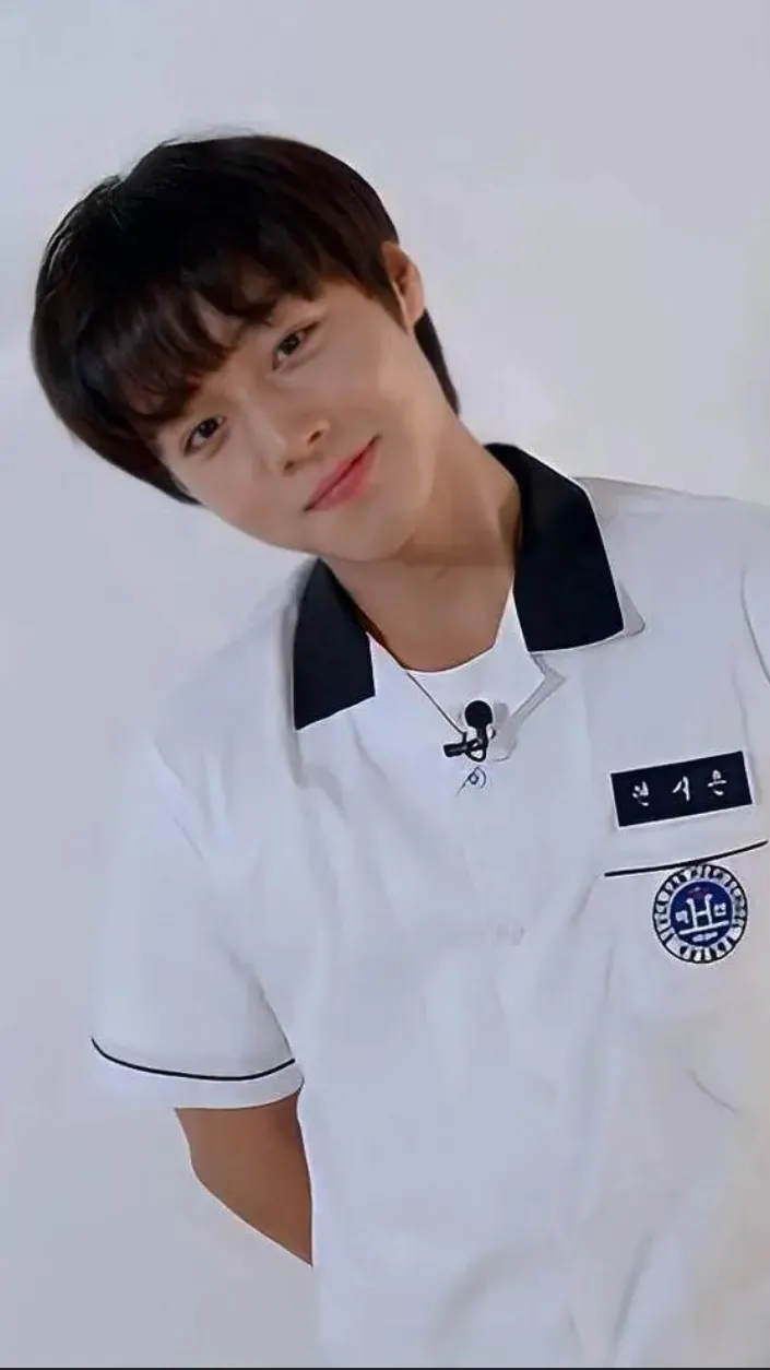 ai character: Jihoon  background