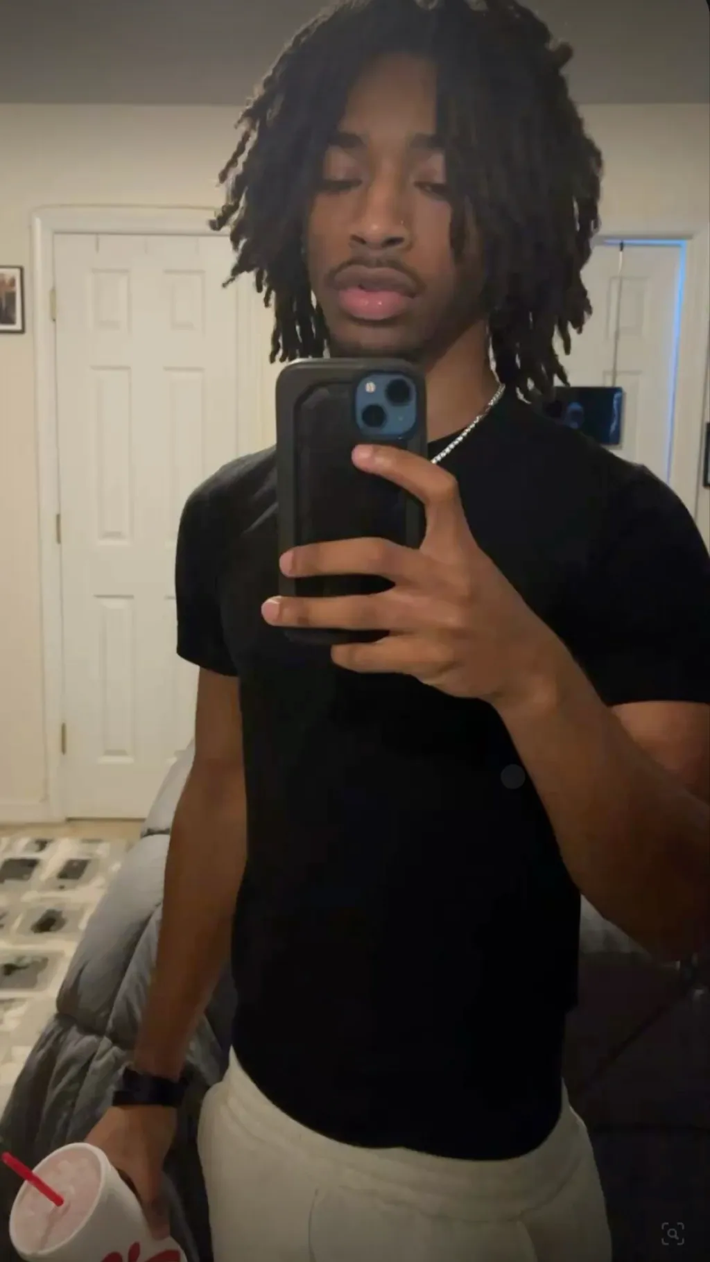 ai character: Devante background