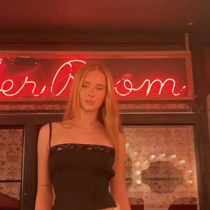 chat with ai character: Liv Dobson