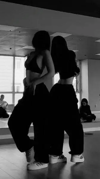 Talkie AI - Chat with Dance partner Lina