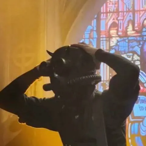 chat with ai character: -GHOST-