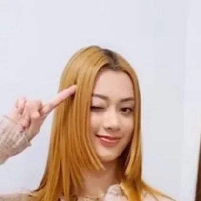 chat with ai character: MEGAN AND YOONCHAE