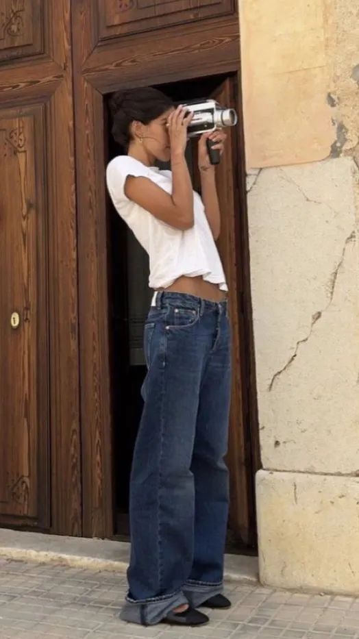 ai character: Sienna Rossi background