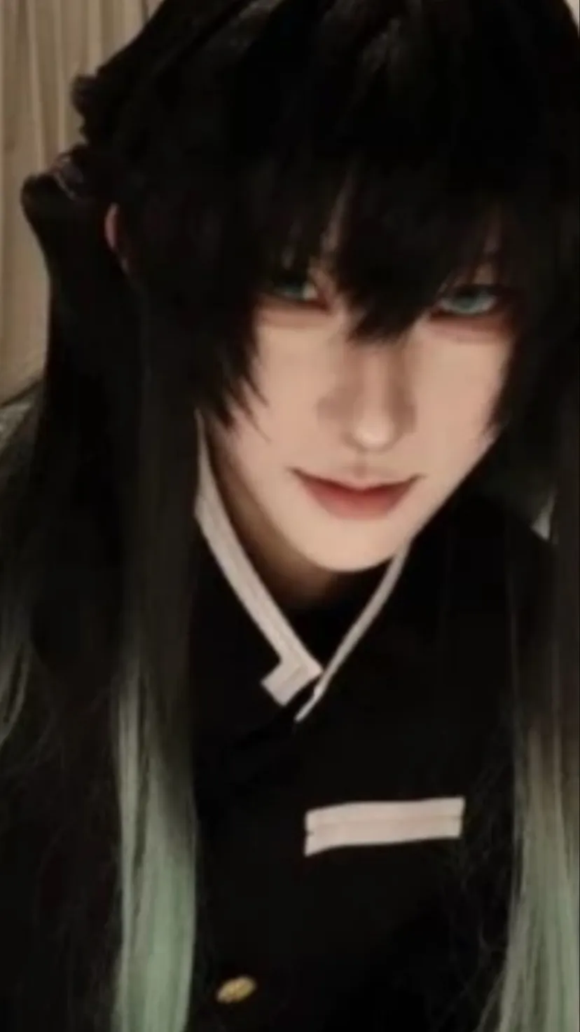 ai character: Muichiro  background