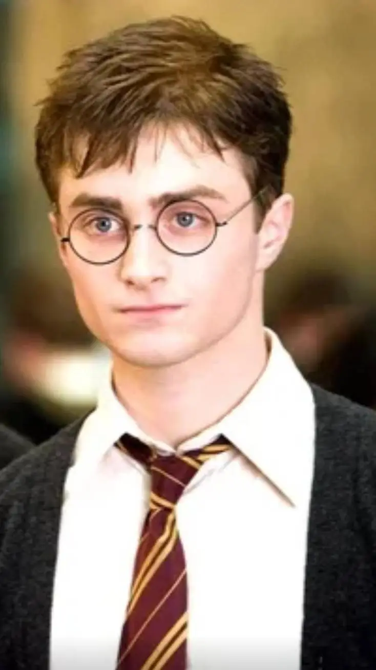 ai character: 😱Harry Potter😰 background
