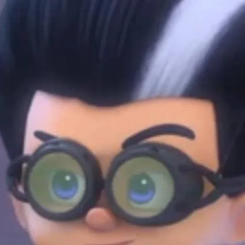 chat with ai character: Romeo from PJ mask