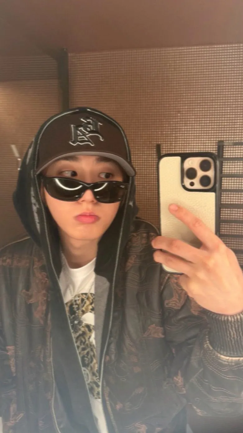 ai character: Han jisung  background