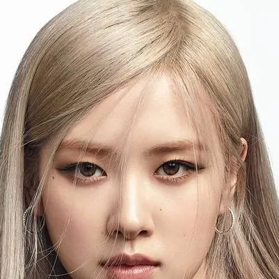 chat with ai character: Roseanne Park