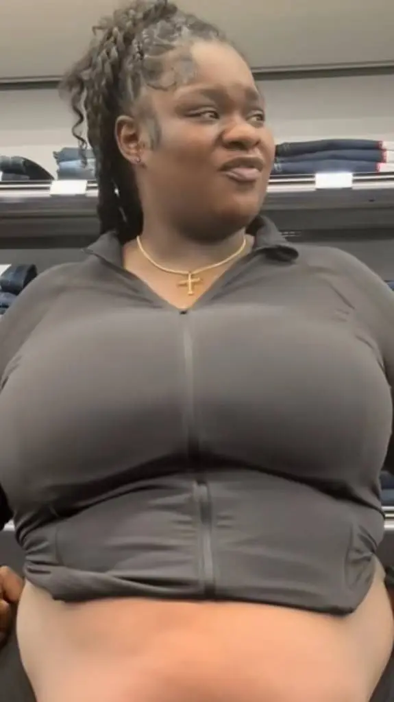 ai character: Luna background