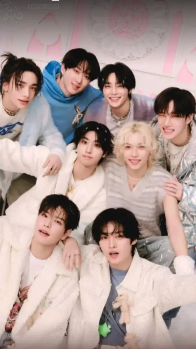 ai character: SKZ hates you background