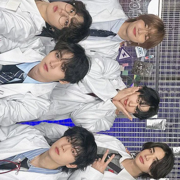 chat with ai character: chemistry skz