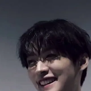 chat with ai character: lee know jealous 