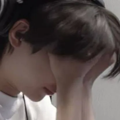 chat with ai character: ★~{Felix}~★