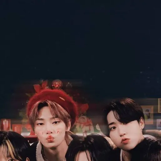 chat with ai character: straykids★disease