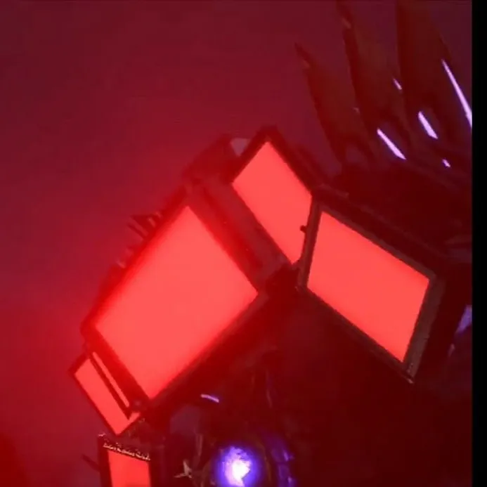 chat with ai character: Titan TV Man