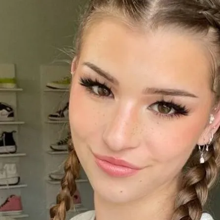 Chat with brooke monk - text or voice, Enjoy AI Chat Free & Safe