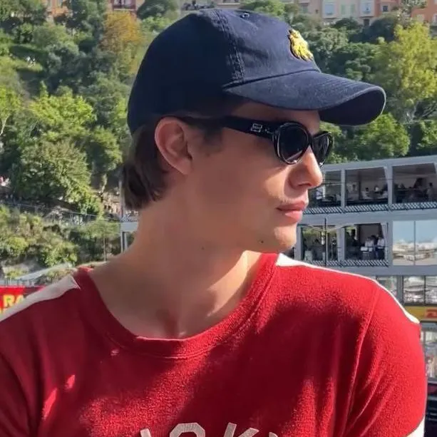 chat with ai character: Ethan Knight 