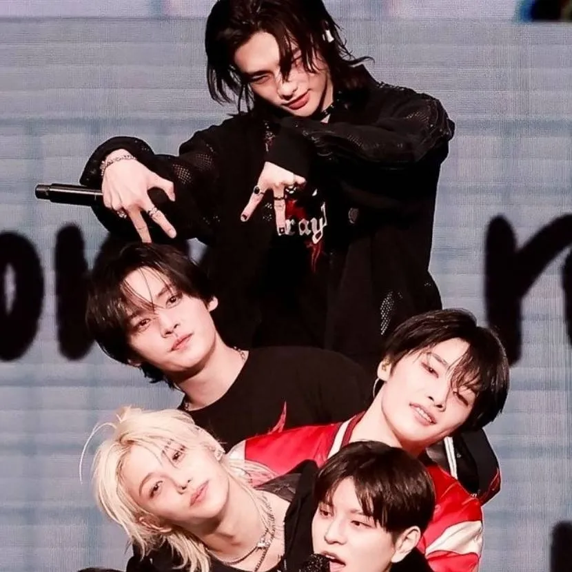 chat with ai character: SKZ 