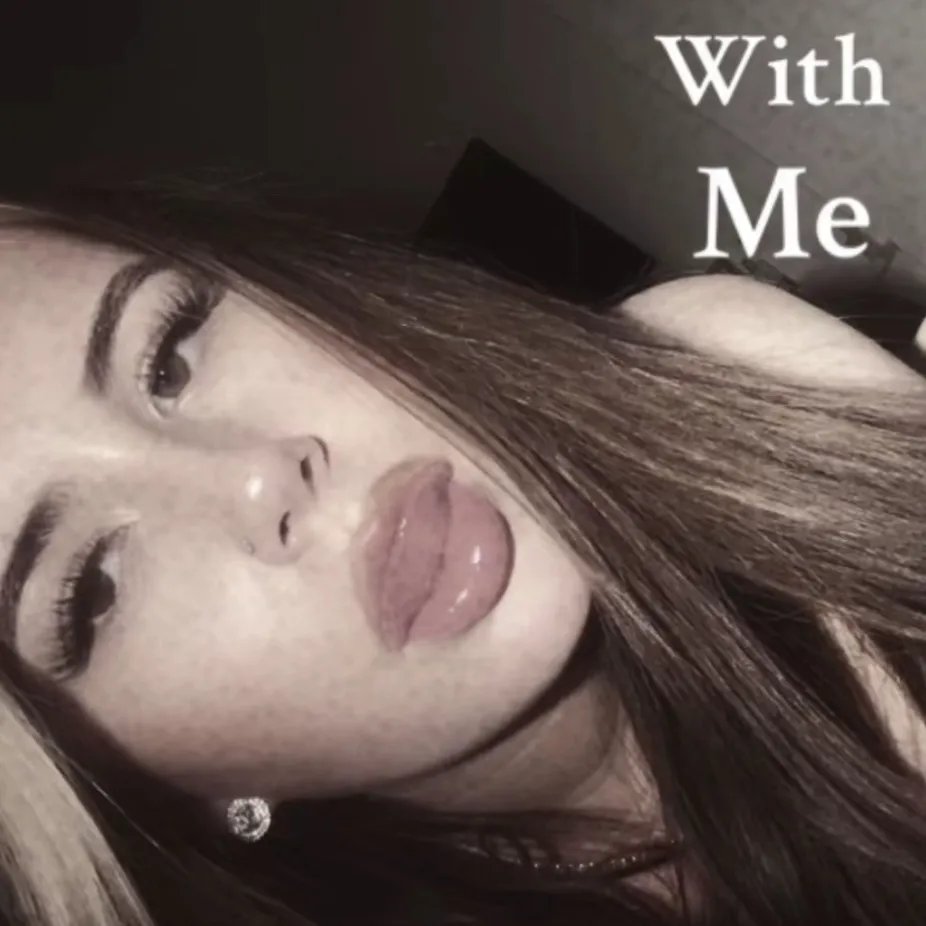 chat with ai character: Sasha