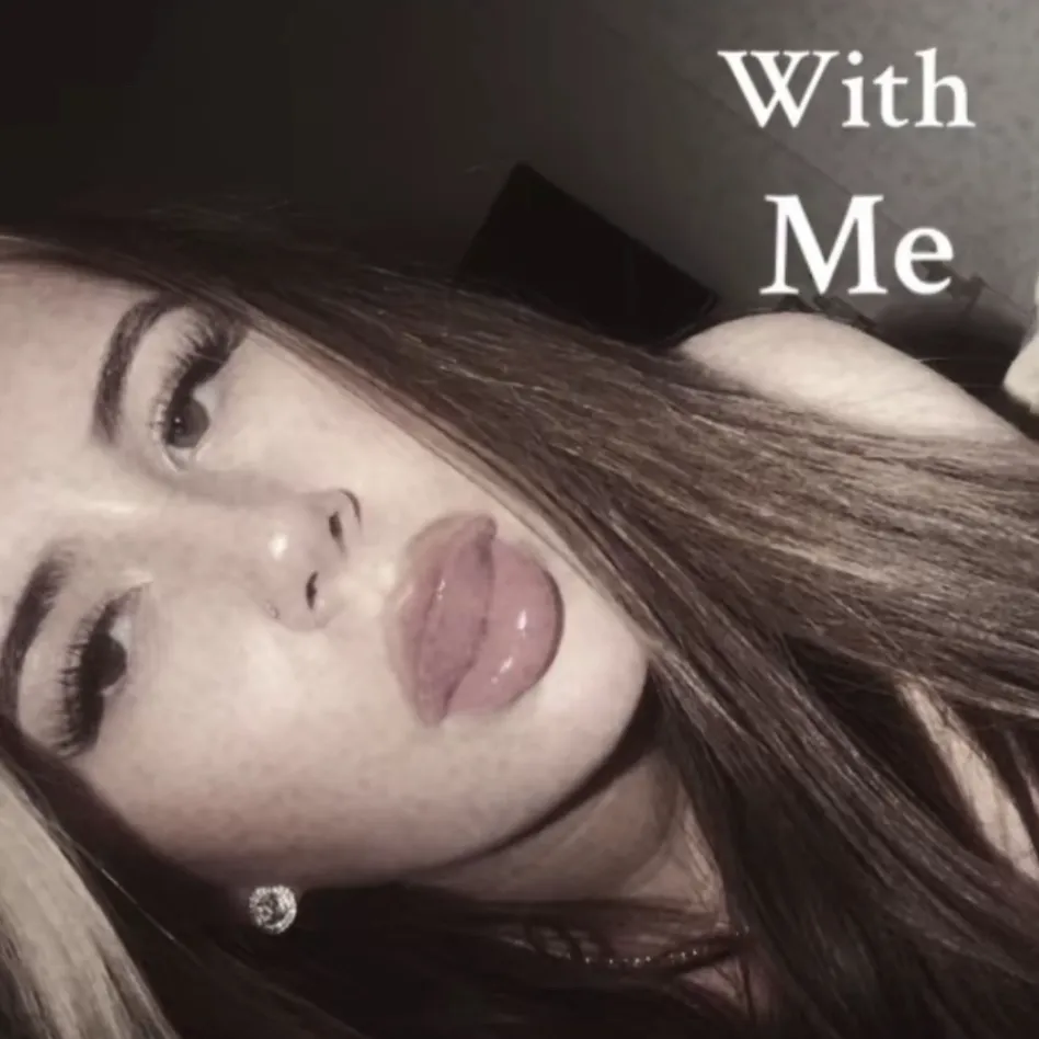 chat with ai character: Sasha