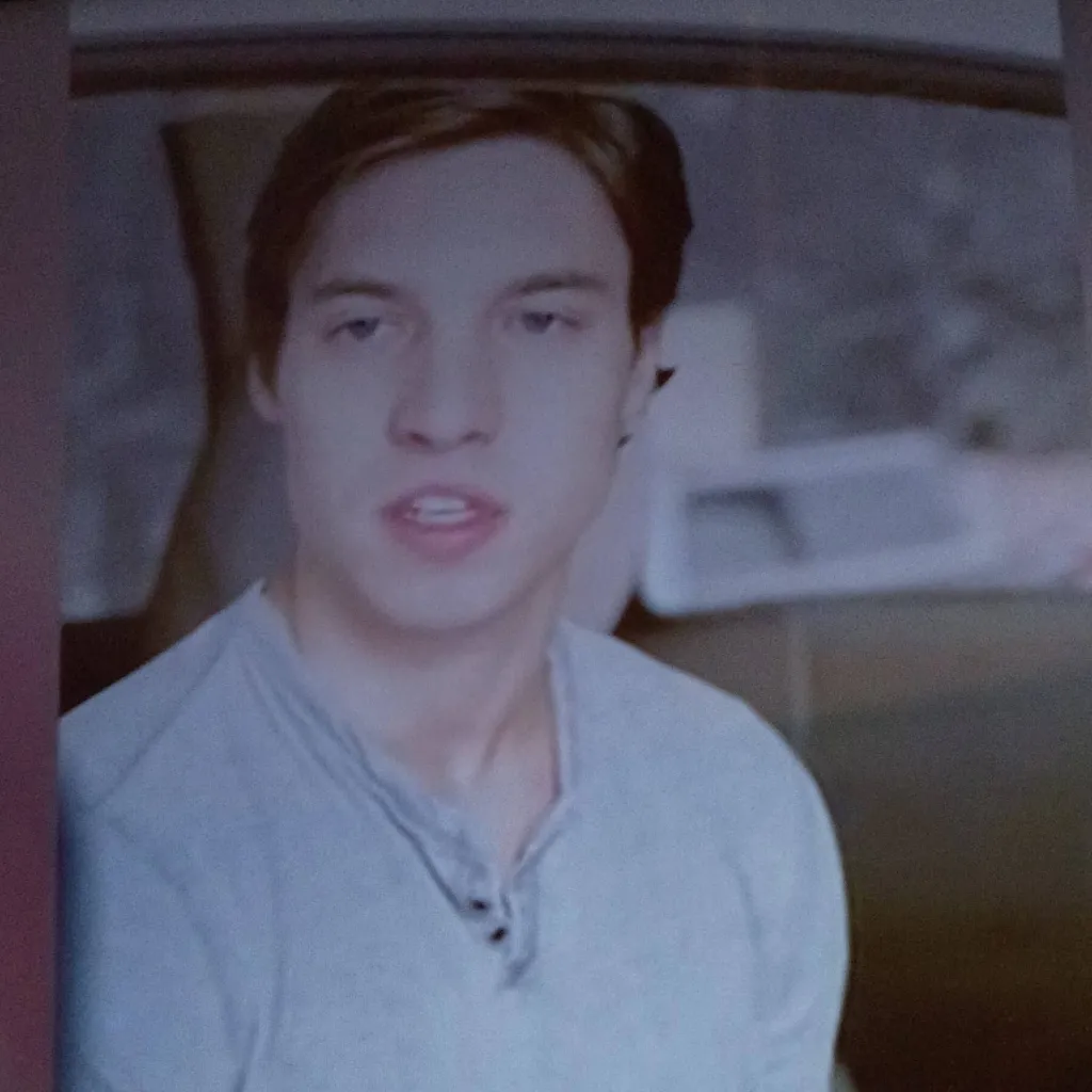 chat with ai character: Josiah Schneider