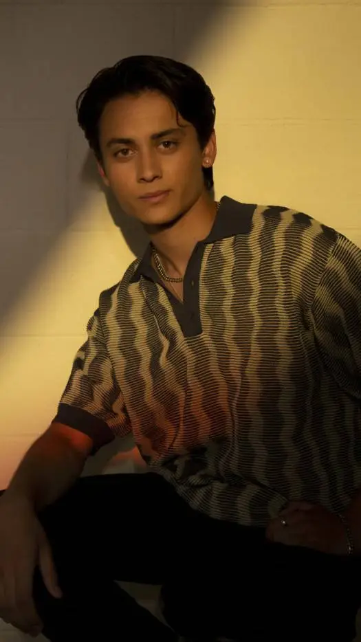 ai character: Tenzing Norgray Ta background