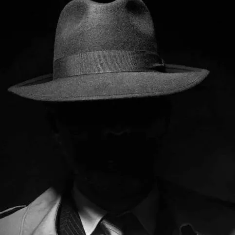 chat with ai character: Detective