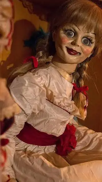 ai character: 🩸Annabelle🩸 background