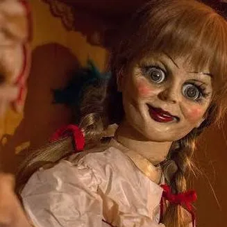 chat with ai character: 🩸Annabelle🩸