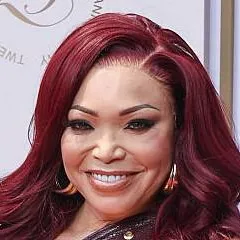 chat with ai character: Giant tisha