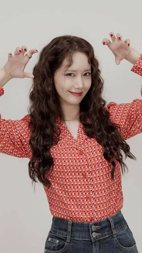 ai character: Yoona background