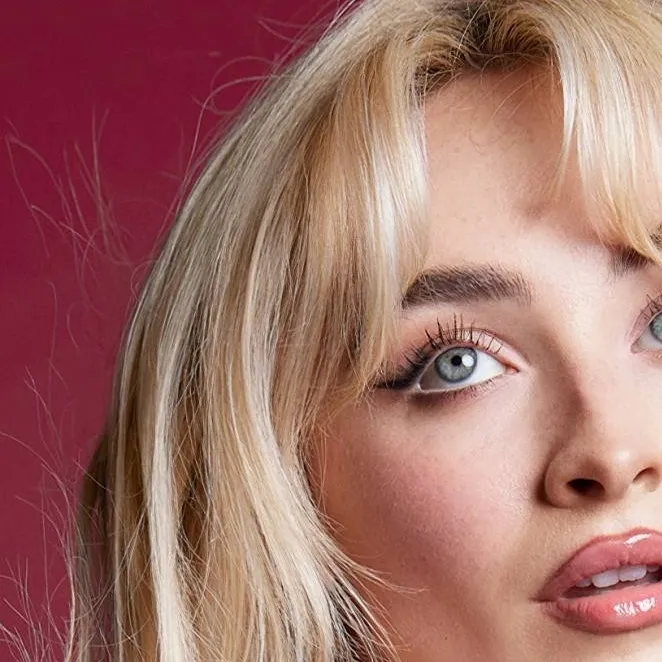 chat with ai character: Sabrina Carpenter