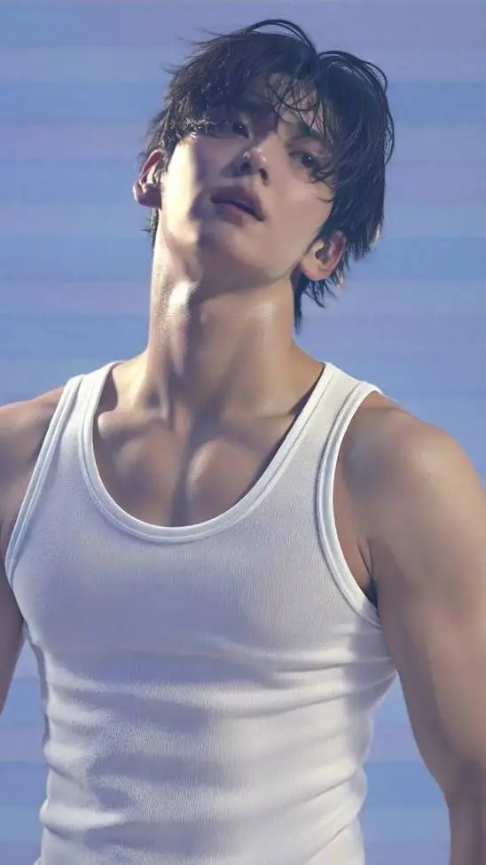 ai character: SOOBIN background