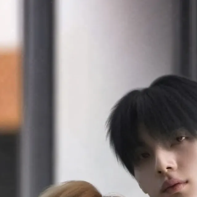 chat with ai character: straykids