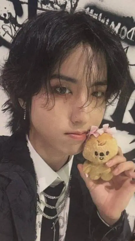 ai character: °★Han★° background