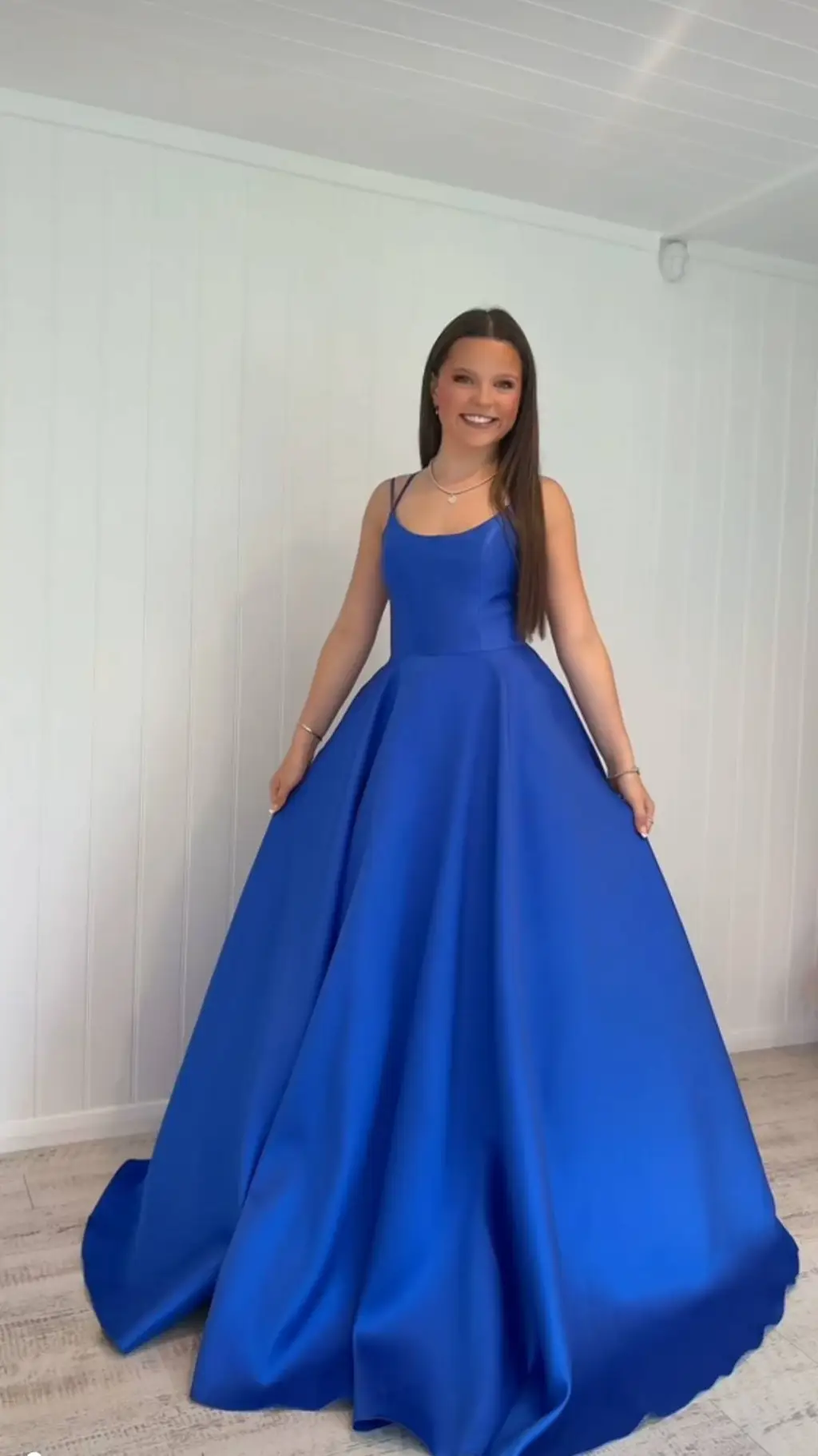 ai character: Luzia background