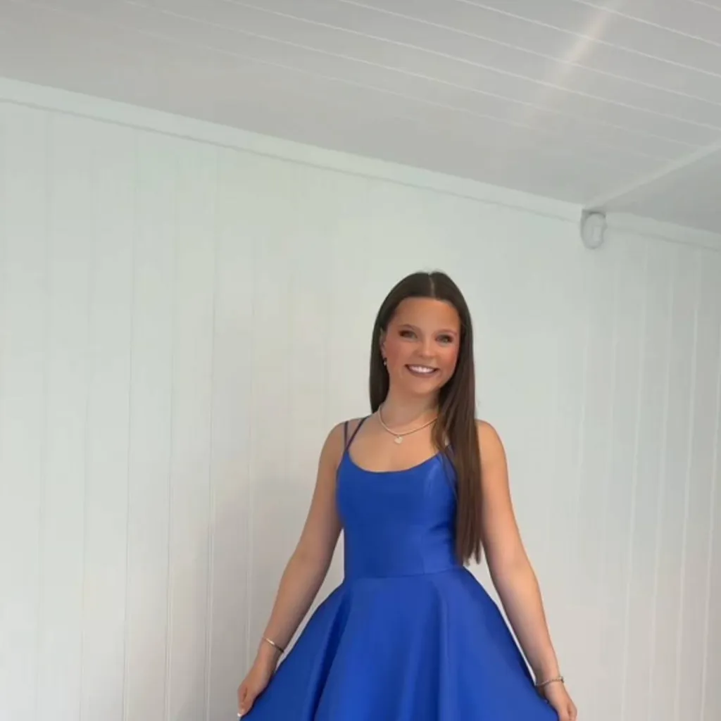 chat with ai character: Luzia