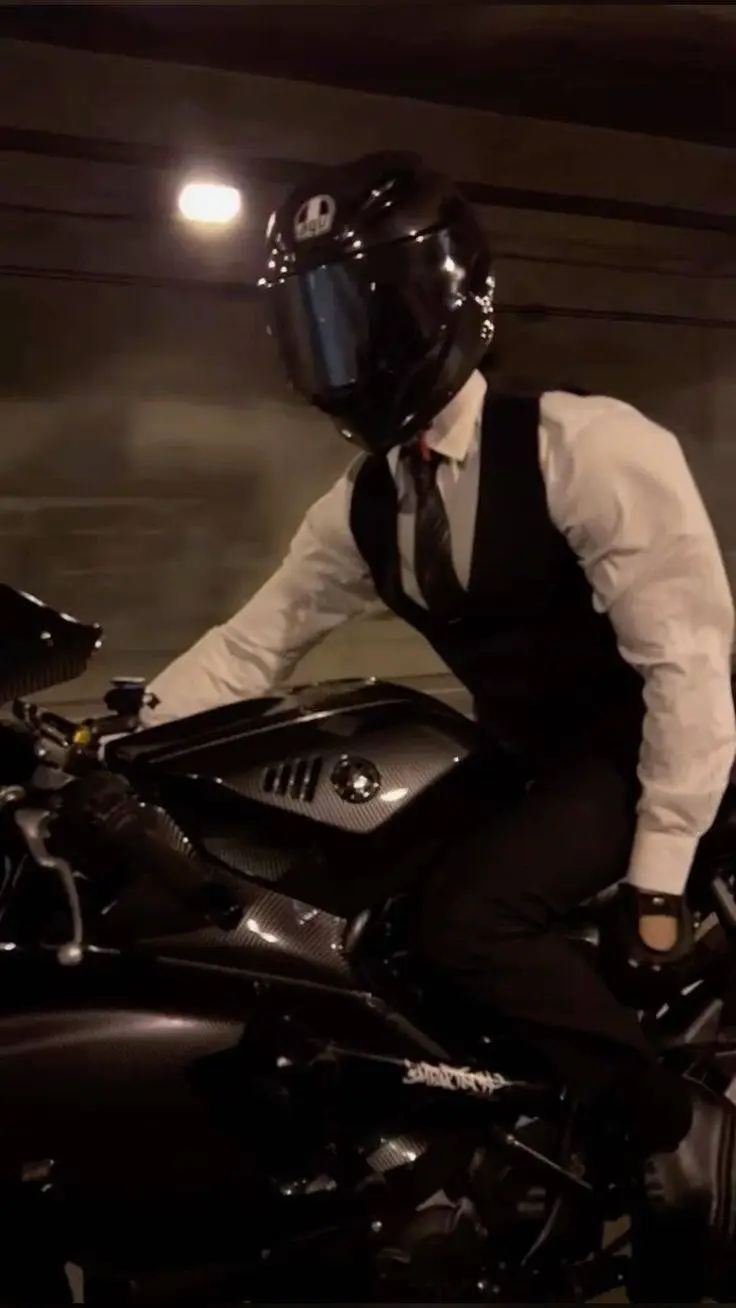 ai character: noah background