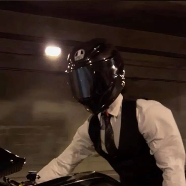 chat with ai character: noah