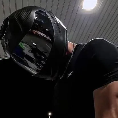 chat with ai character: max