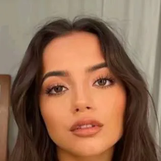chat with ai character: Isabella merced 